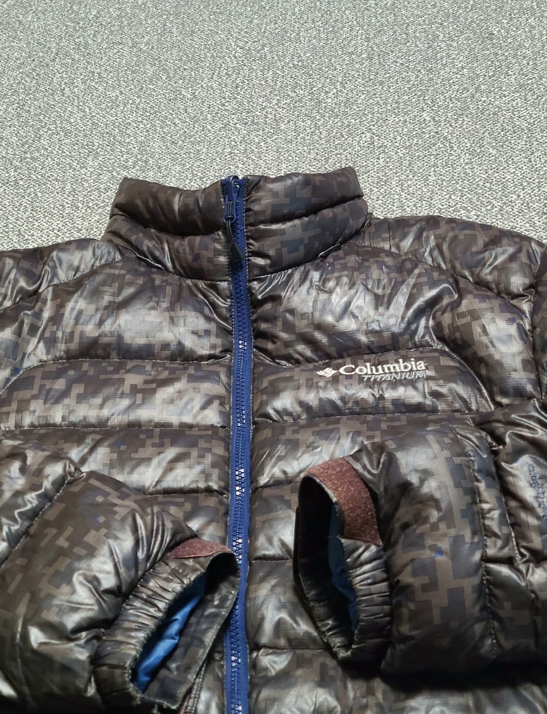 컬럼비아 티타늄 구스다운 경량  남성 패딩 XL 상품이미지2