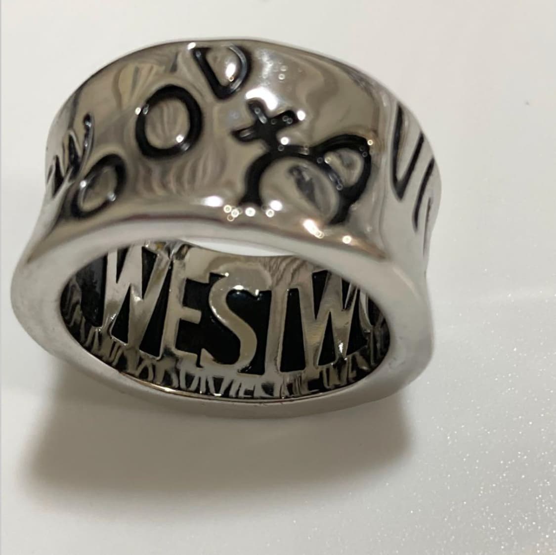 비비안웨스트우드 아카이브 레터링 로고링 반지 상품이미지5