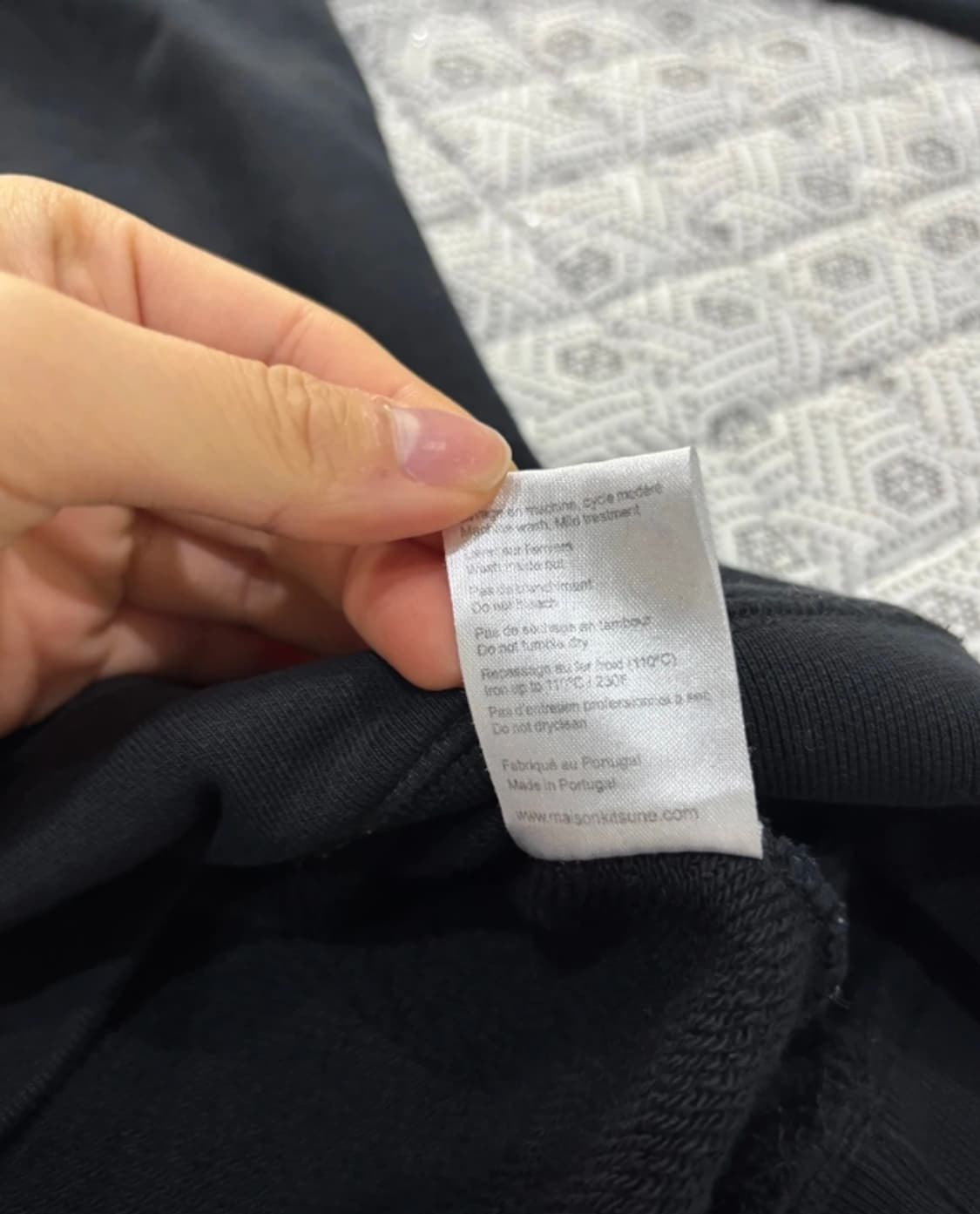 메종키츠네 폭스 패치 블랙 맨투맨 100 상품이미지7