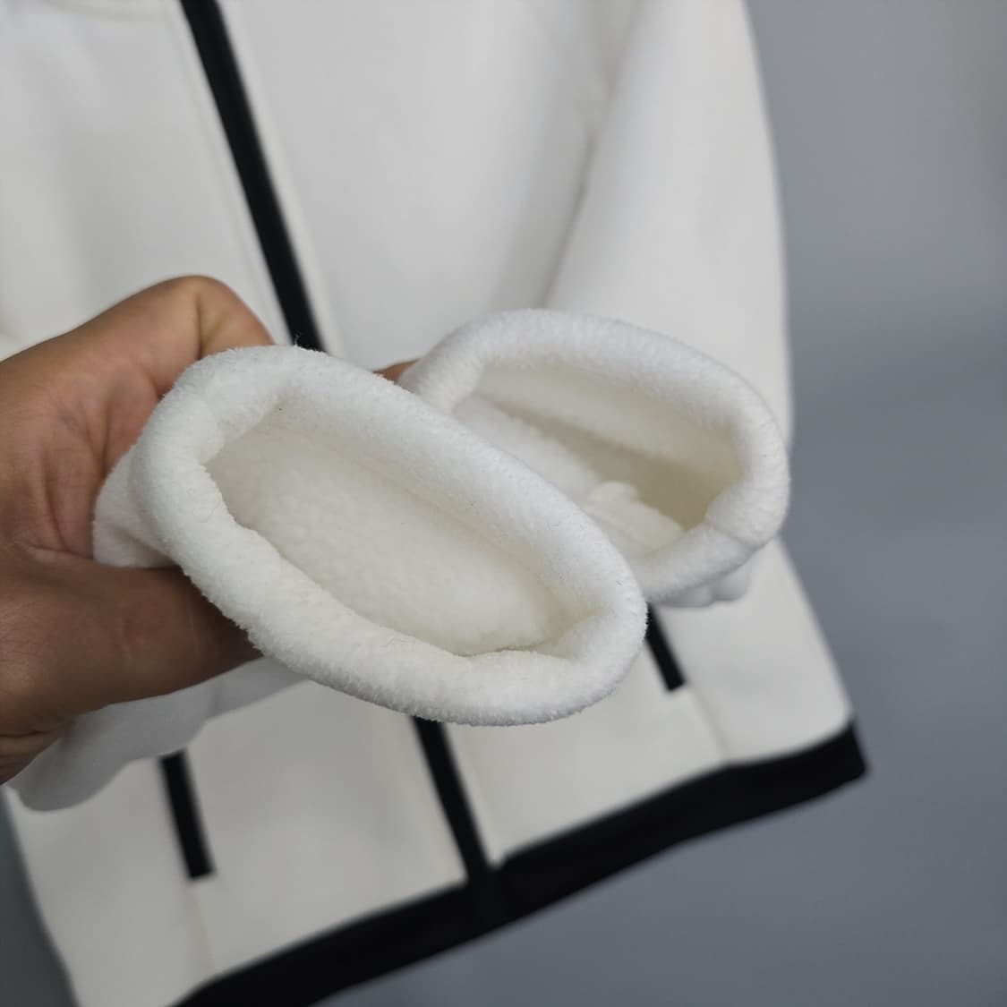 데상트(descente) 여성용 화이트 플리스 자켓 85 상품이미지5