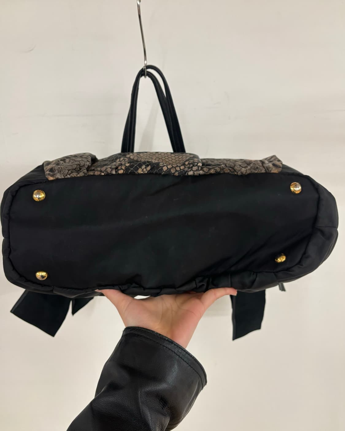 프라다 파이톤 프린트 테슈토 보우 사첼백 상품이미지6