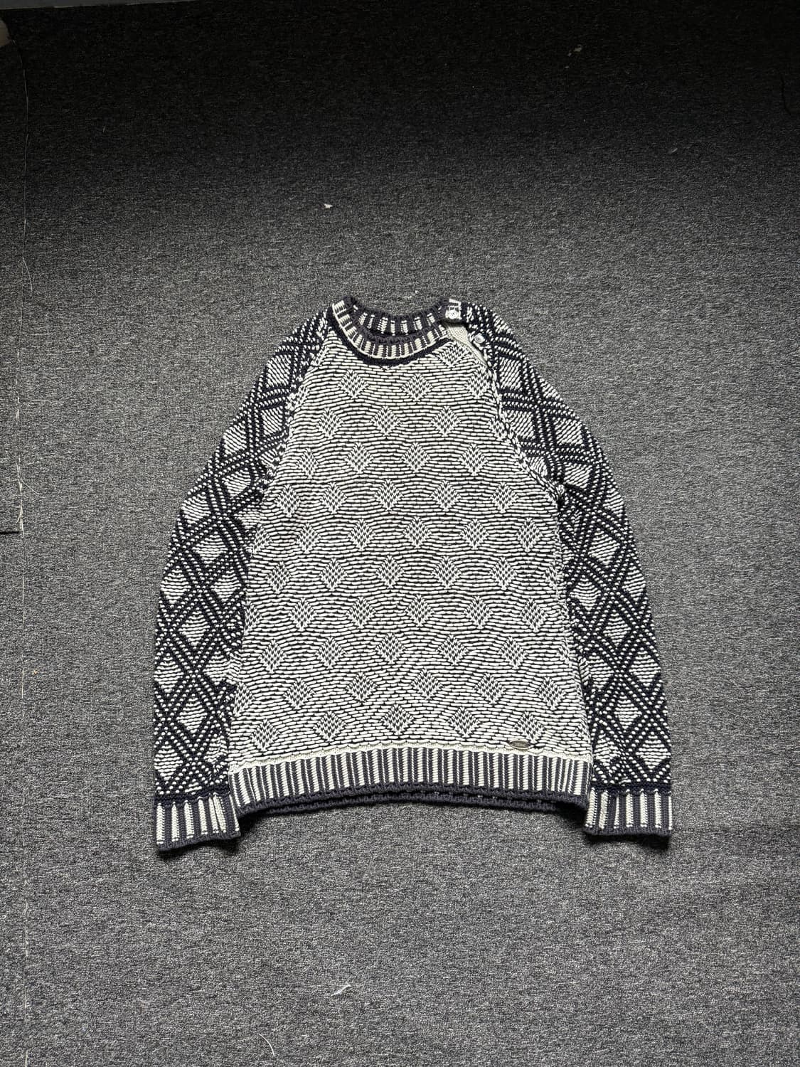 저스트 카발리 숄더 버튼 슬릿 헤비 니트 상품이미지7