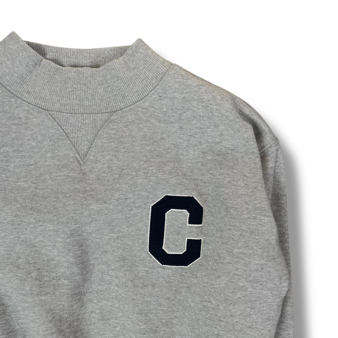 커버낫 우먼 크롭 C 로고 모크넥 맨투맨 WS 상품이미지3