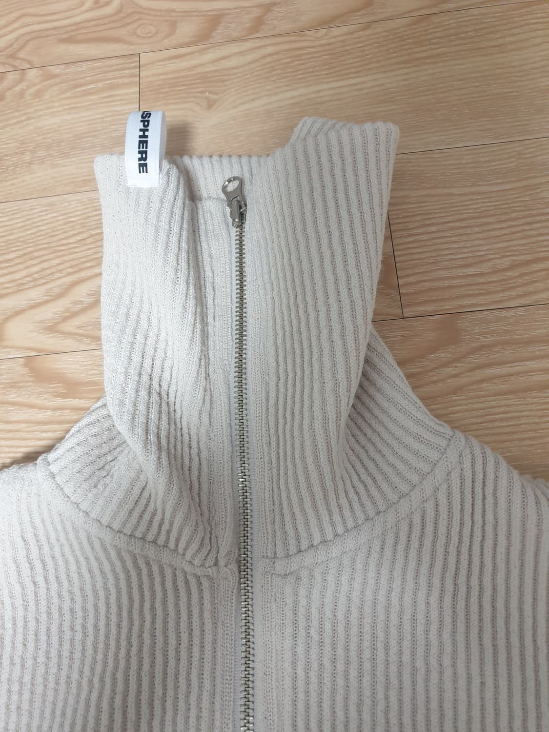플라즈마스페어 TUNNEL JUMPER IN BEIGE 상품이미지4