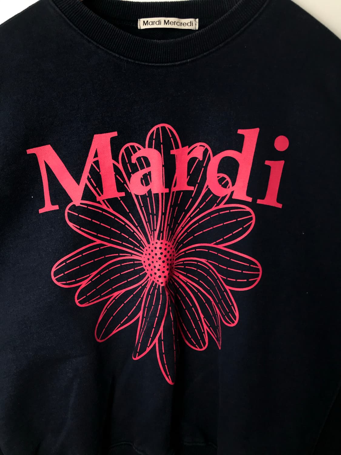 마르디 메크르디 빅로고 네이비 맨투맨 상품이미지3
