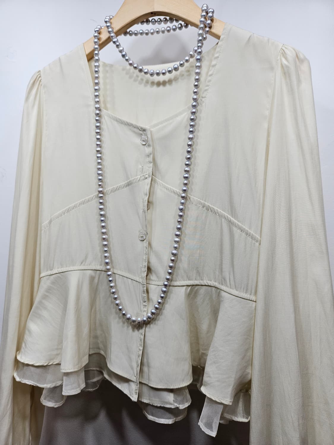 밑단 셔링 여리여리 블라우스[새상품] 상품이미지2