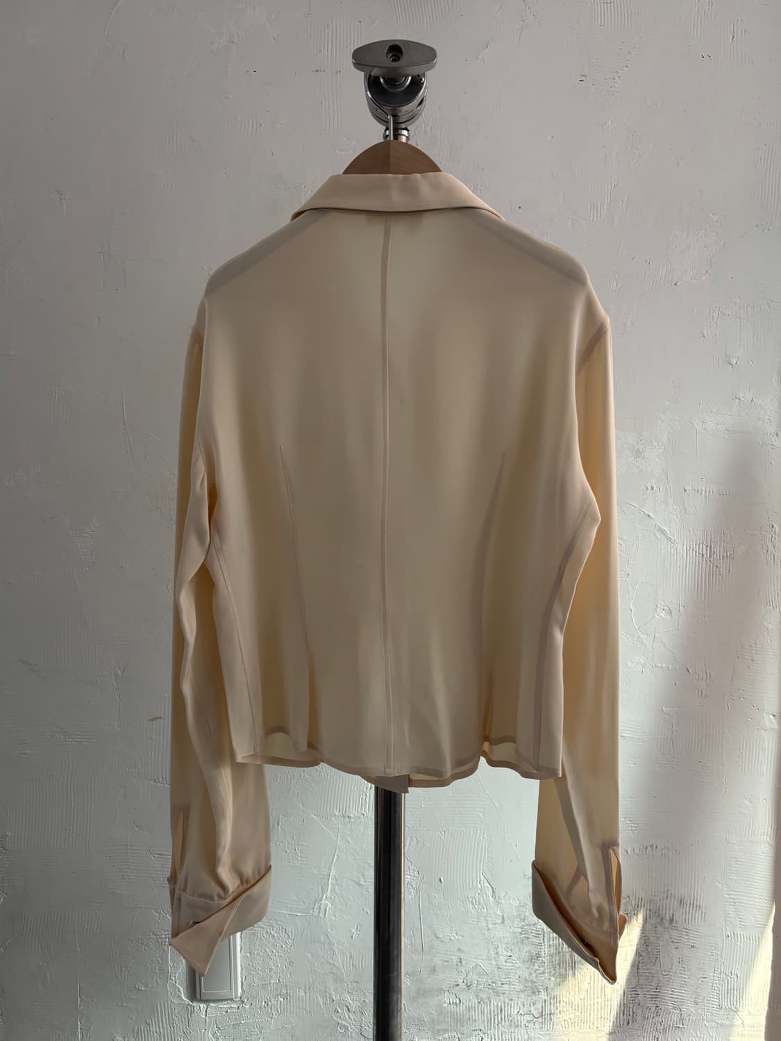 살바토레 페르가모 베이지 컬러 실크 셔츠 상품이미지9