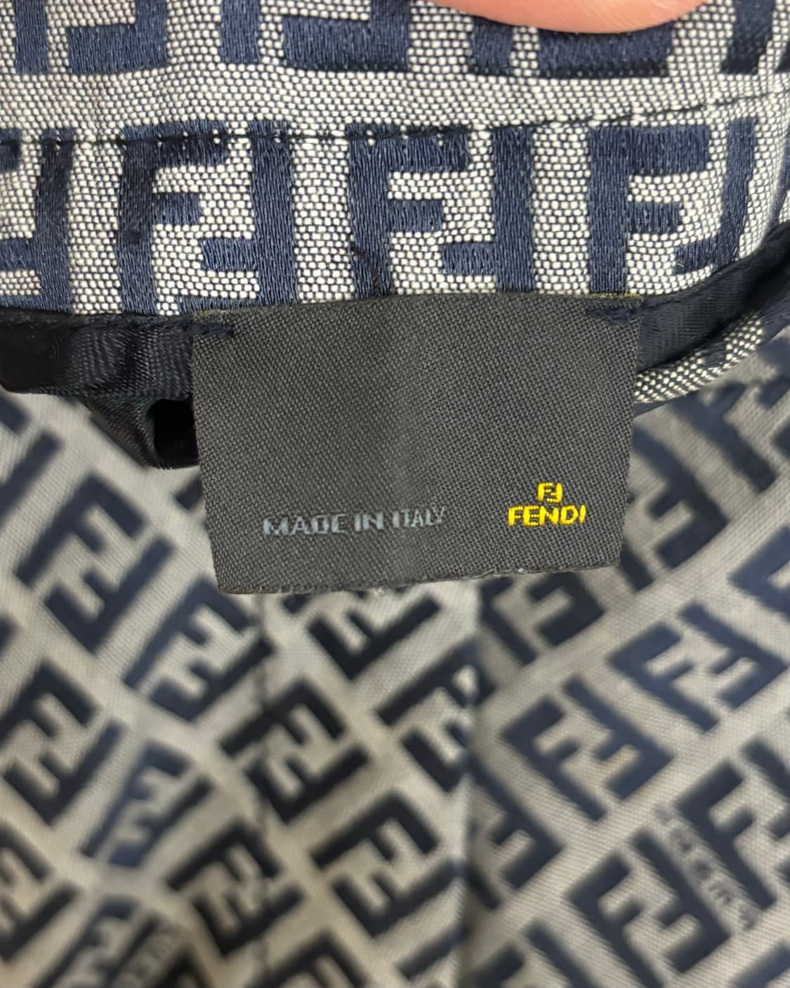 펜디 그레이  F 패턴 플리츠 팬츠 상품이미지7