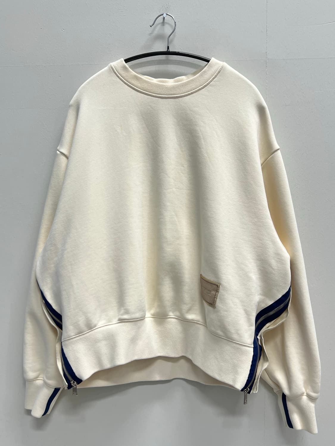 시스템 사이드지퍼 맨투맨 아이보리 상품이미지2