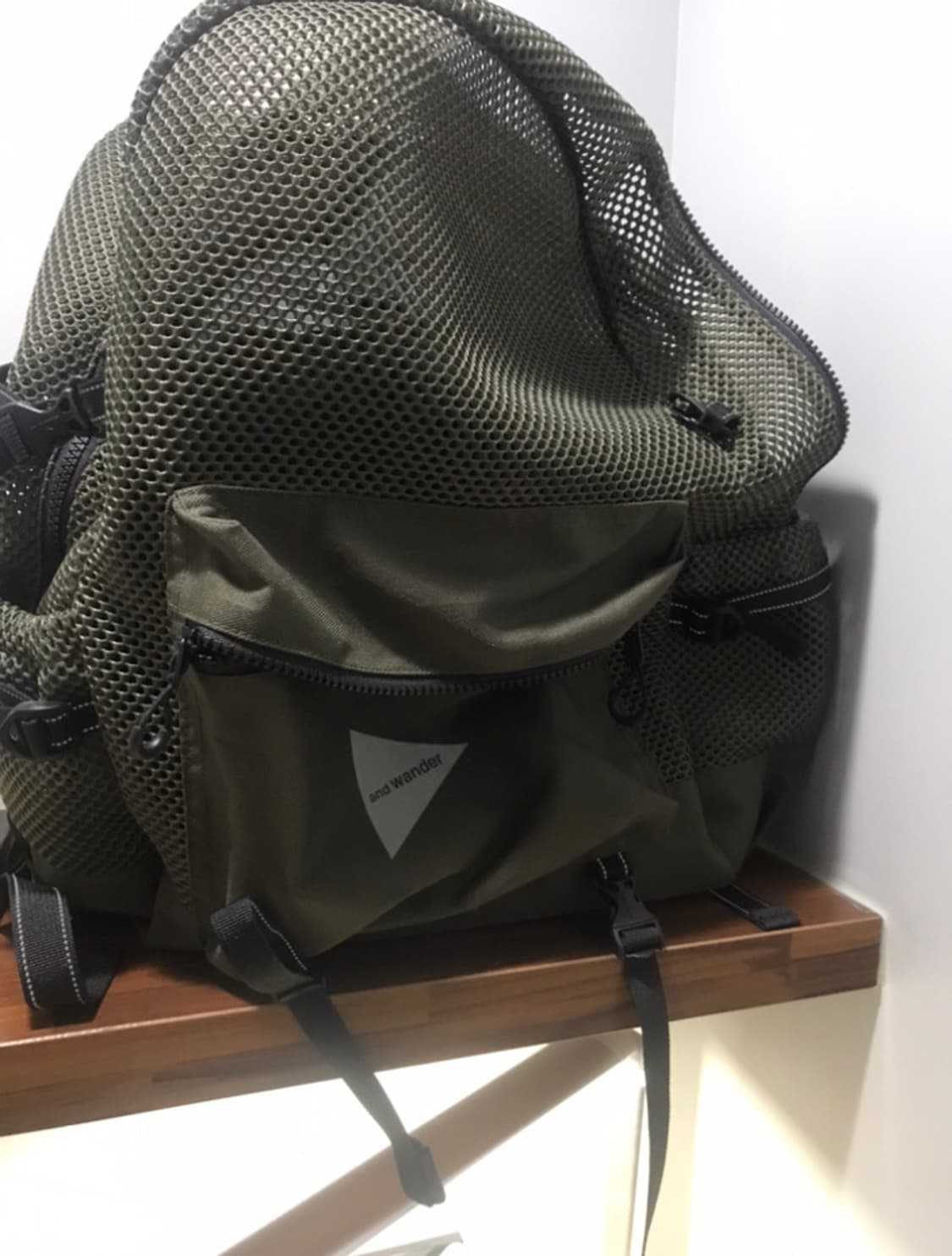 앤드원더 3D 메쉬 백팩 카키 상품이미지1