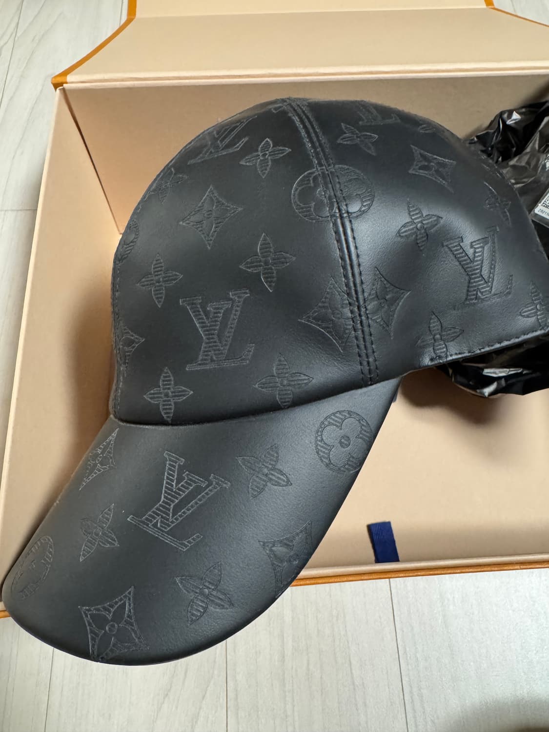 루이비통 M76580 블랙레더 캡 58 상품이미지3