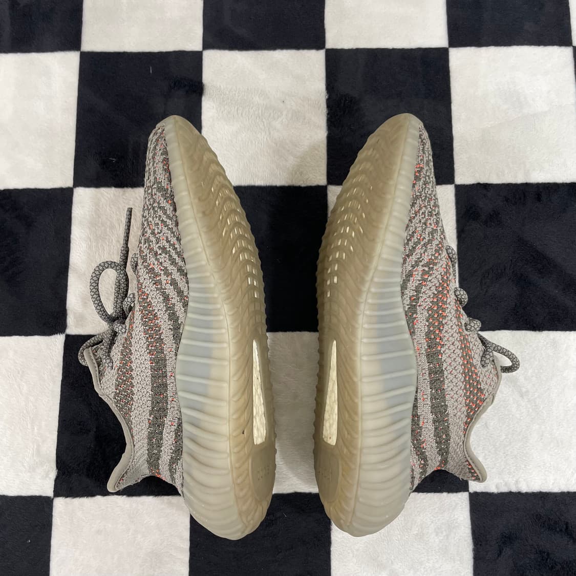 아디다스 이지 부스트 250 V2 벨루가 235mm 상품이미지5