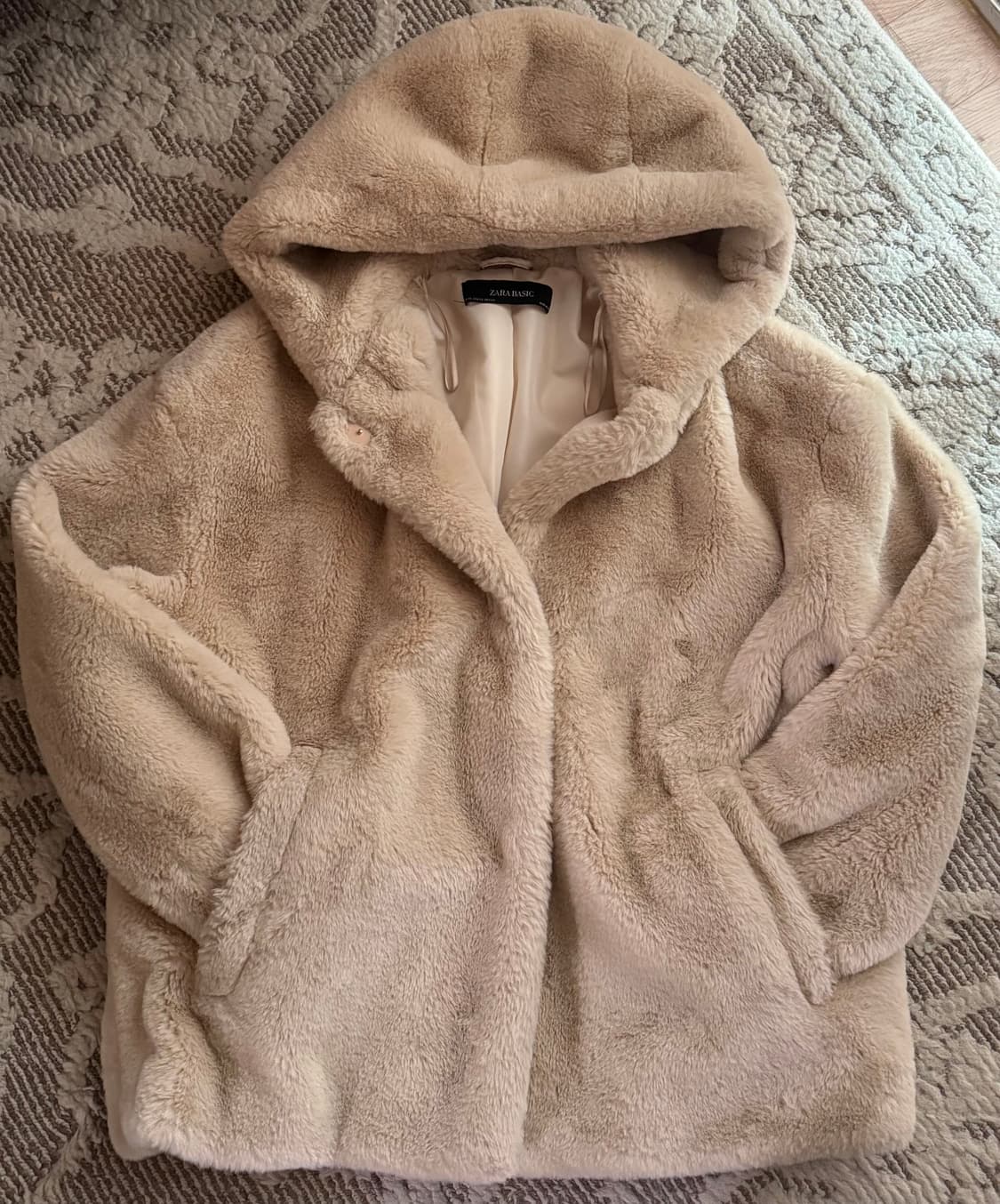 자라 ZARA 에코퍼 후드자켓 상품이미지1