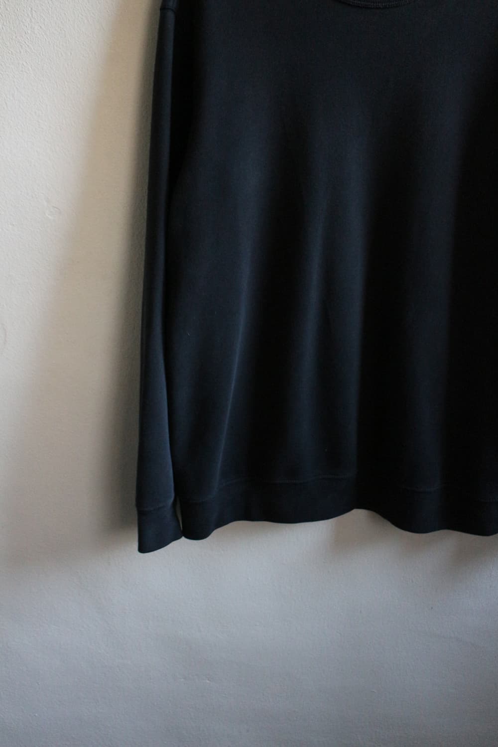 스톤아일랜드 블랙 컬러 스웻셔츠 상품이미지3