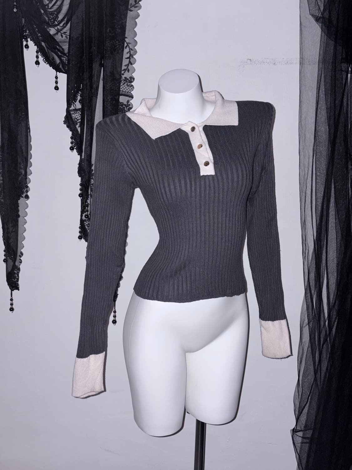 딱붙 긱시크 페미닌 카라 골지 블라우스  상품이미지1