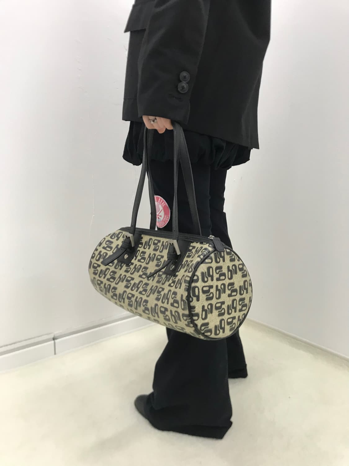 B point pattern beige barrel bag 상품이미지2