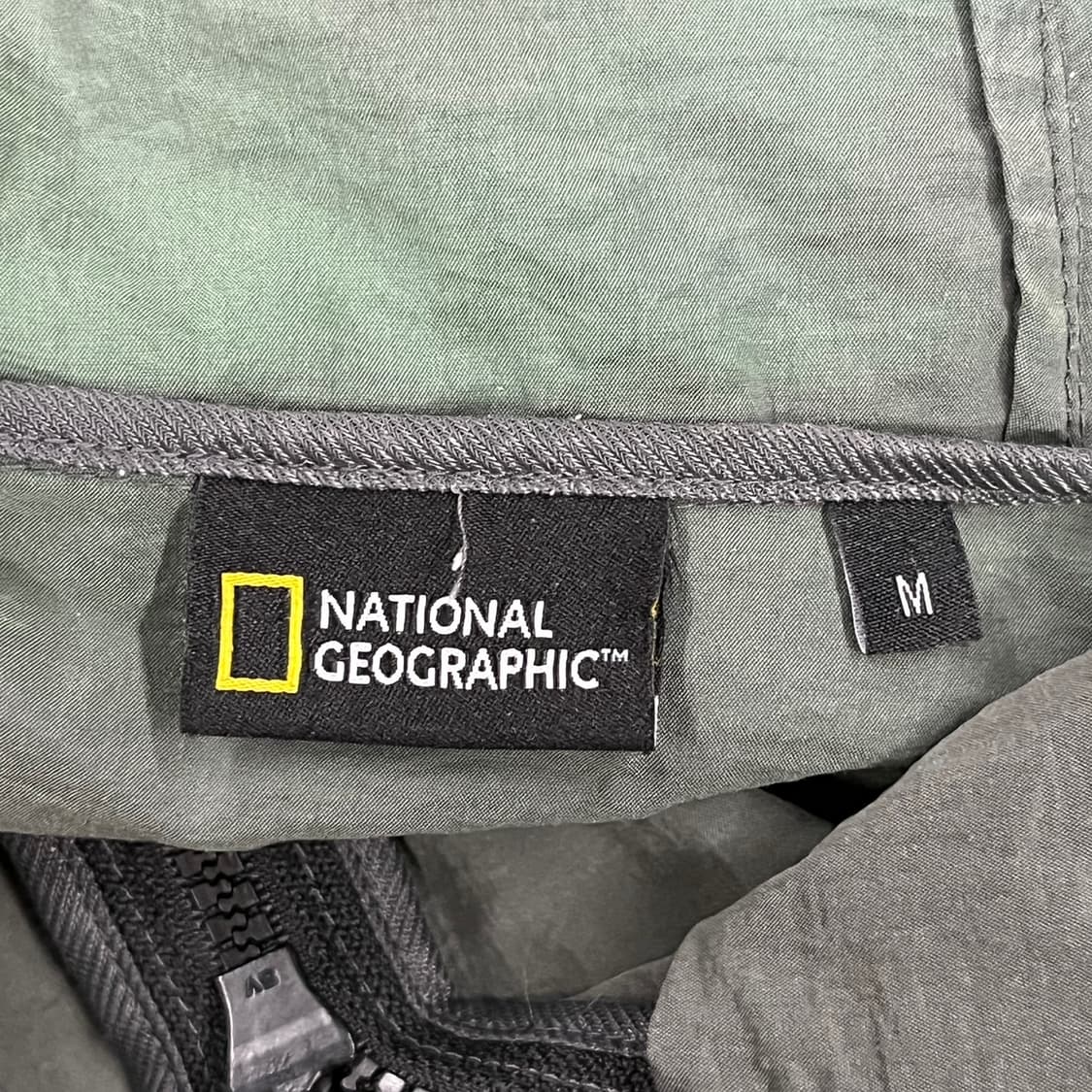 [정품/M] 내셔널지오그래픽 후드 바람막이 점퍼 카키 b17 상품이미지4