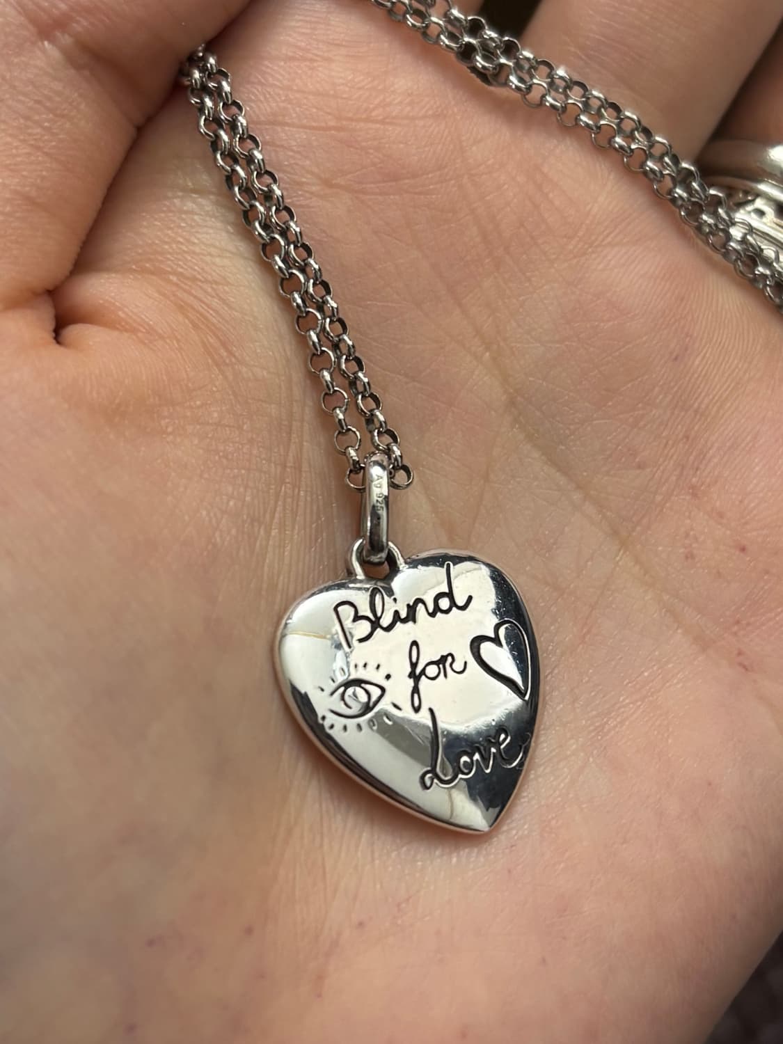 구찌 블라인드 포 러브 하트 팬던트 목걸이 정품 상품이미지5