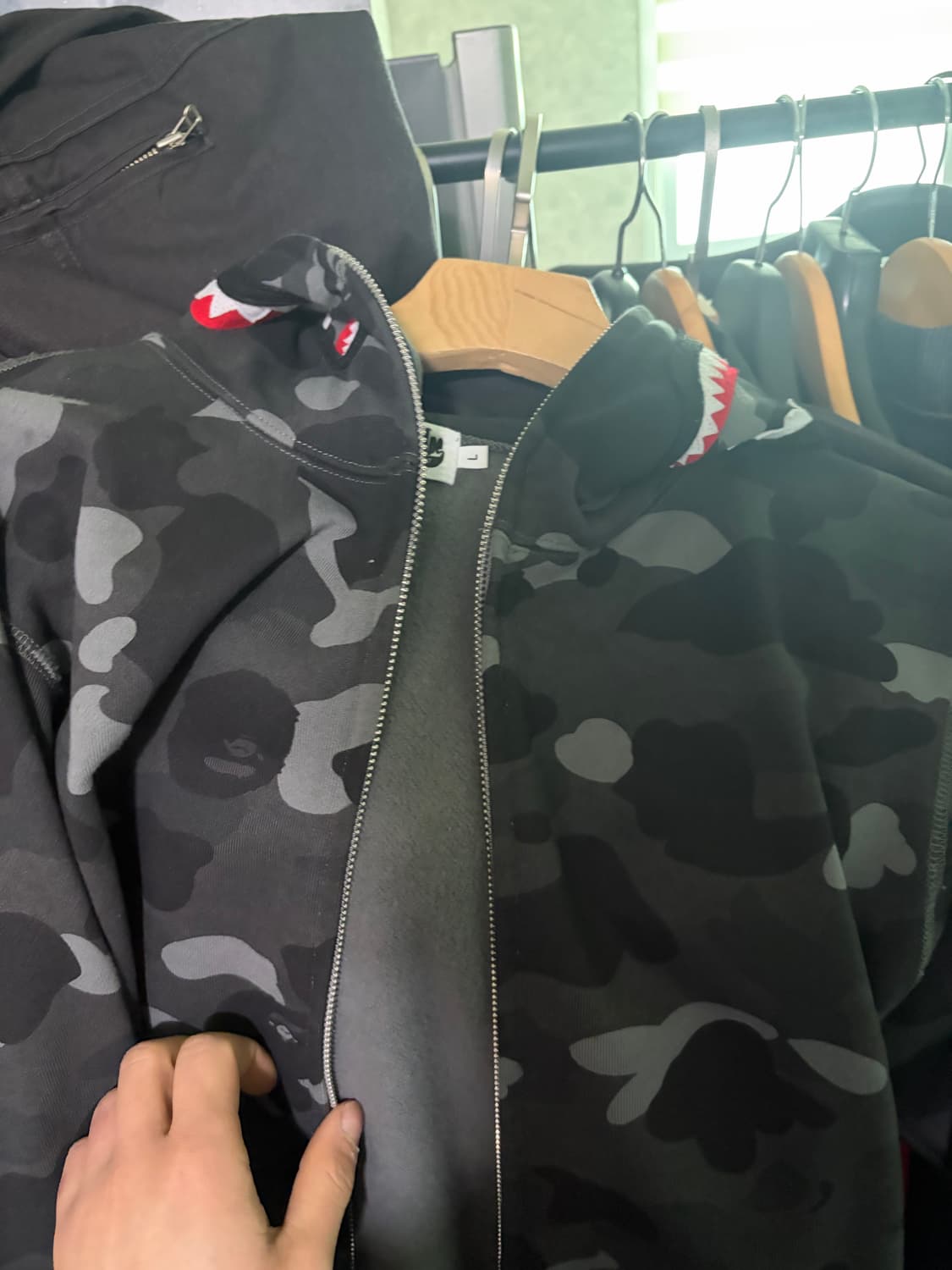 베이프 흑계 L 샤크후드집업 판매 상품이미지3