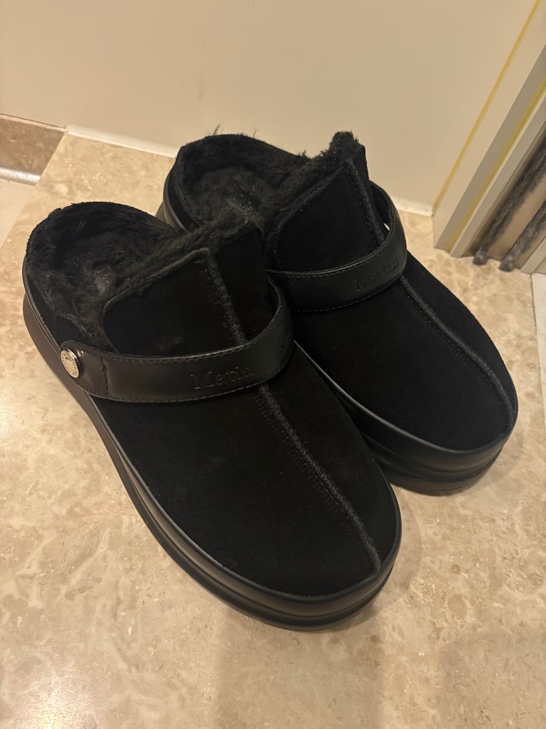 마뗑킴 25FW 무스탕 블로퍼 240 상품이미지1