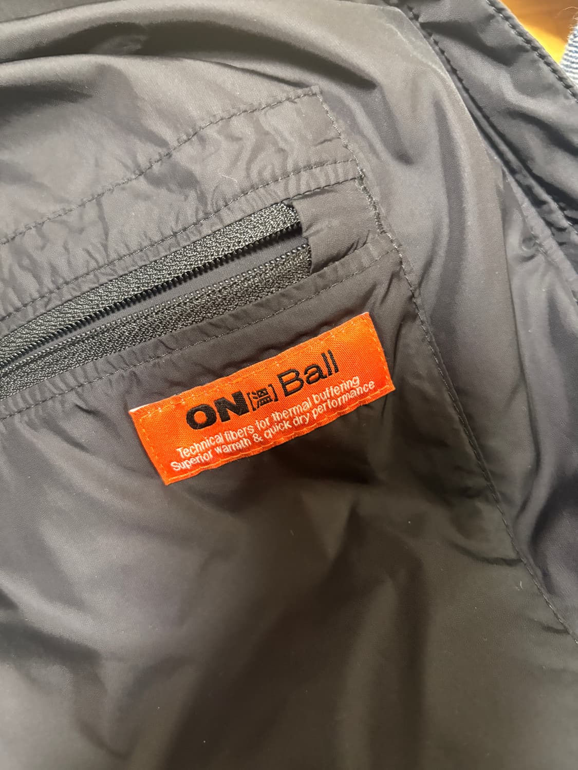 노스페이스 온볼 패딩조끼 블랙 L사이즈 상품이미지4