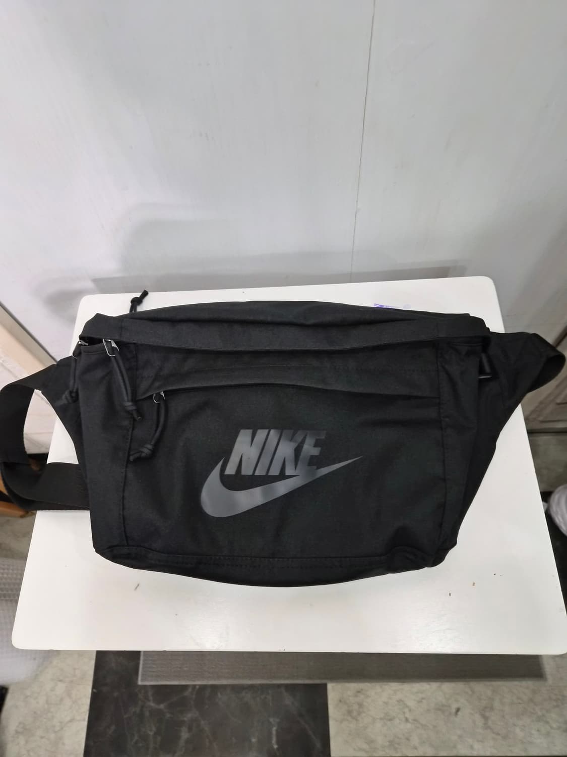 남녀공용 )) NIKE 나이키 테크 힙색 가방! 큰사이즈~ 상태 굿굿굿 상품이미지2