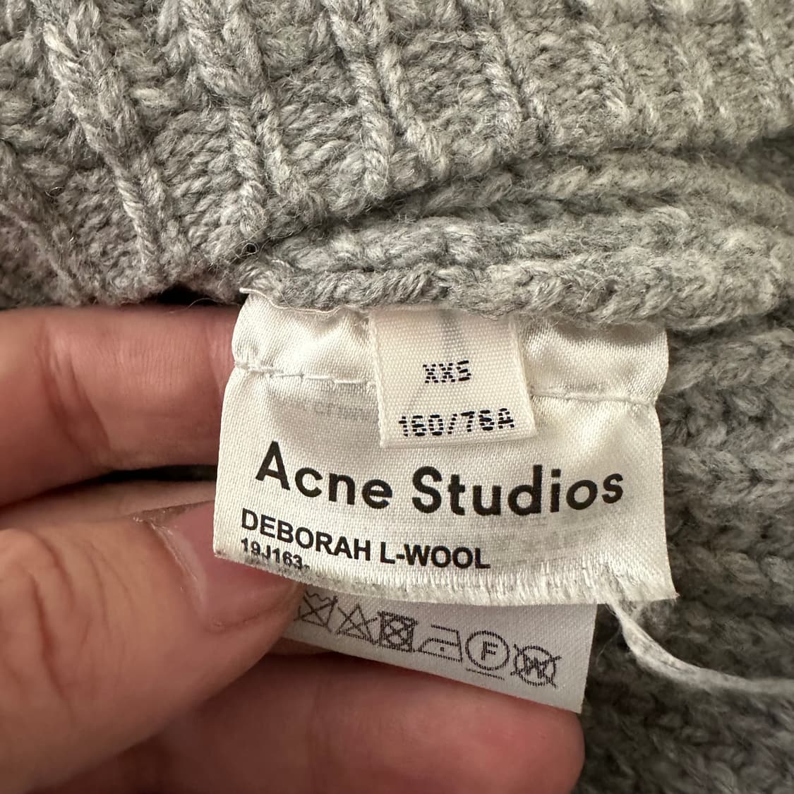 아크네스튜디오 acne studios 브이넥 니트 스웨터 상품이미지7