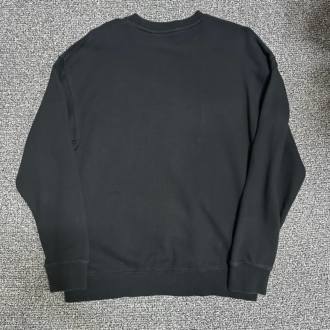 (L) 휠라 블랙 맨투맨 티셔츠 루즈핏 상품이미지4