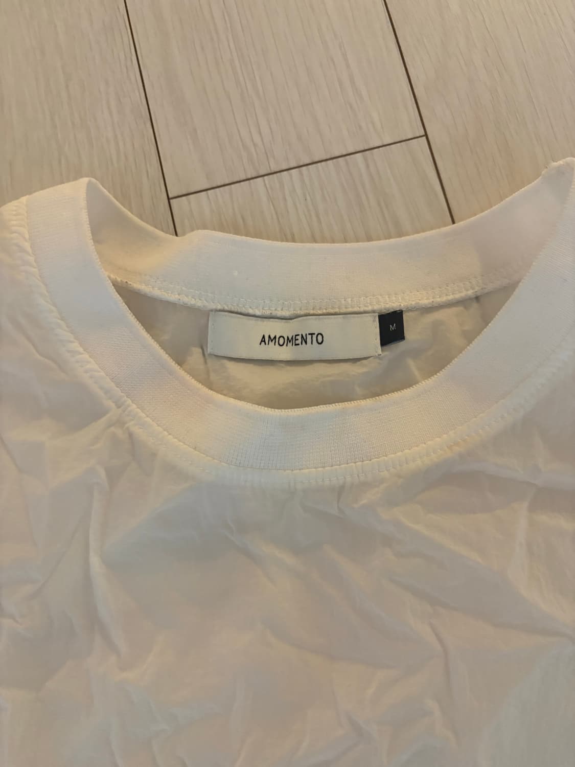 아모멘토 화이트 반팔 상품이미지2