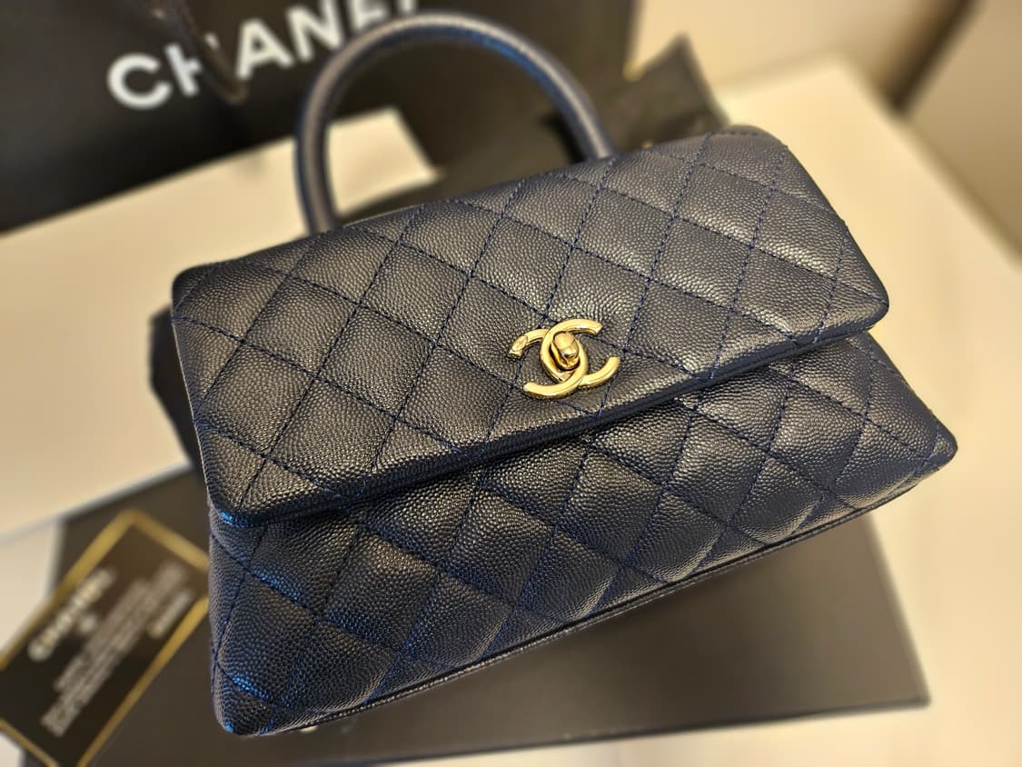 샤넬 코코핸들 스몰 네이비 금장 풀박 상품이미지1