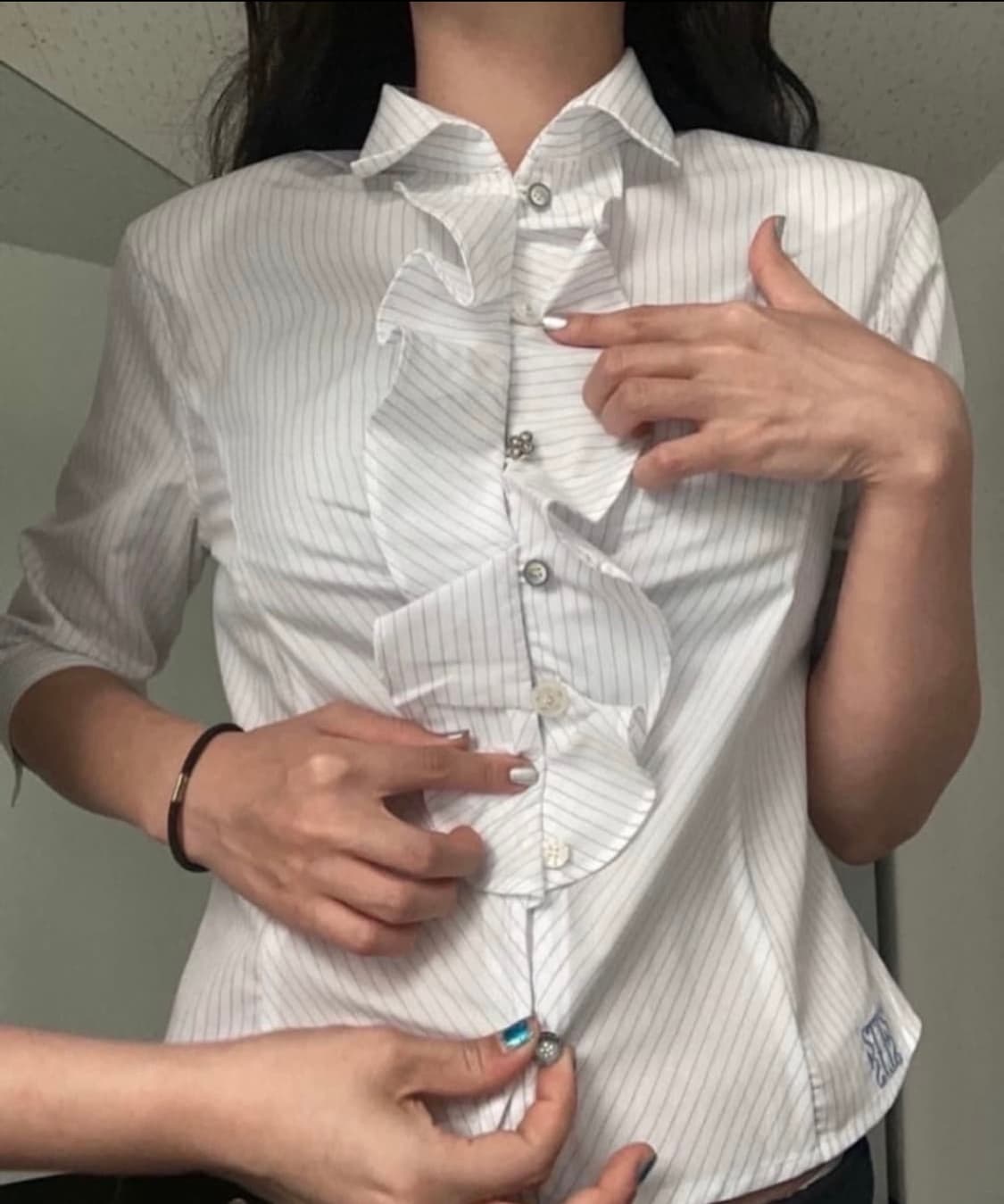 에옹쓰 stts 프릴멀티셔츠 상품이미지1