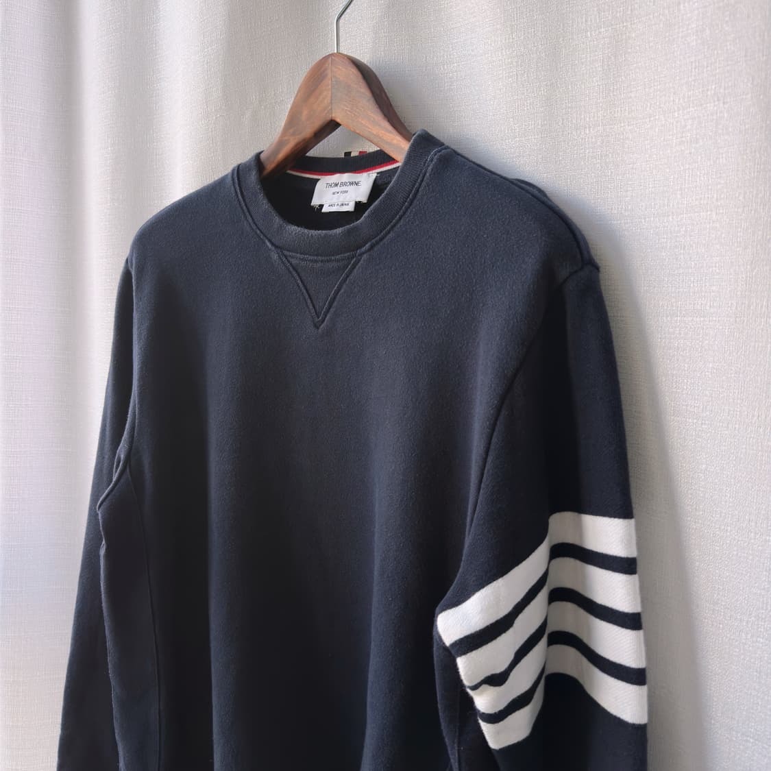 톰브라운 클래식 루프백 4-바 스웨트셔츠 네이비 5사이즈 상품이미지5