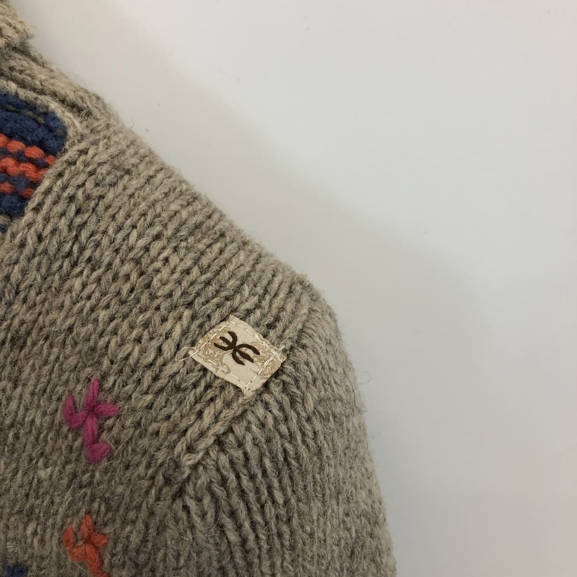 써스데이아일랜드 자수패턴 니트가디건 85  상품이미지4