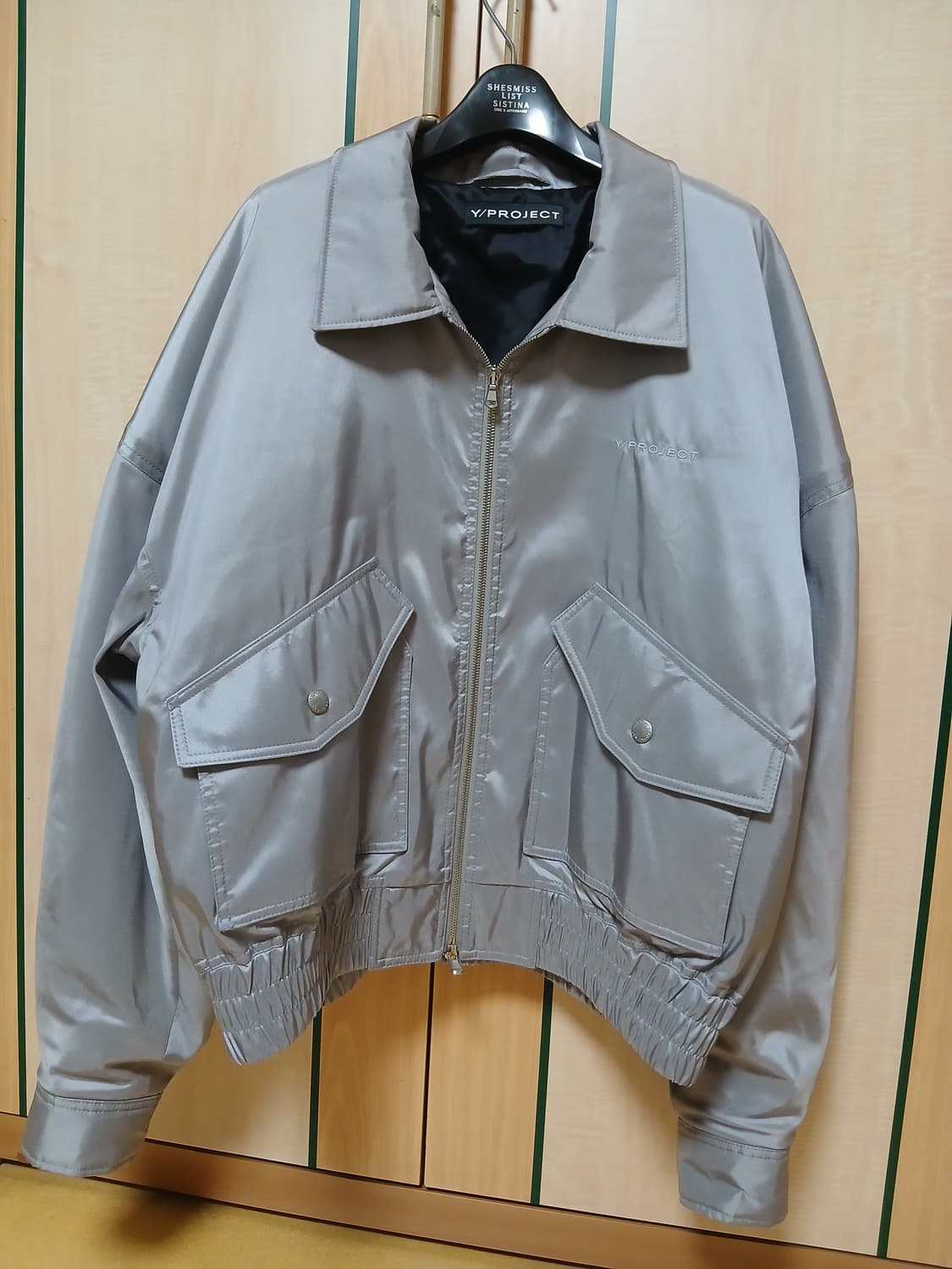 와이프로젝트 22ss 드레이프 숄더 봄버 상품이미지1