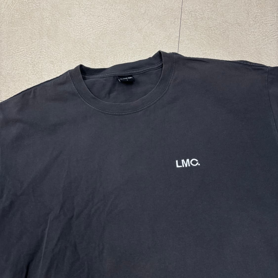 Lmc 스몰로고 블랙 반팔티 상품이미지2