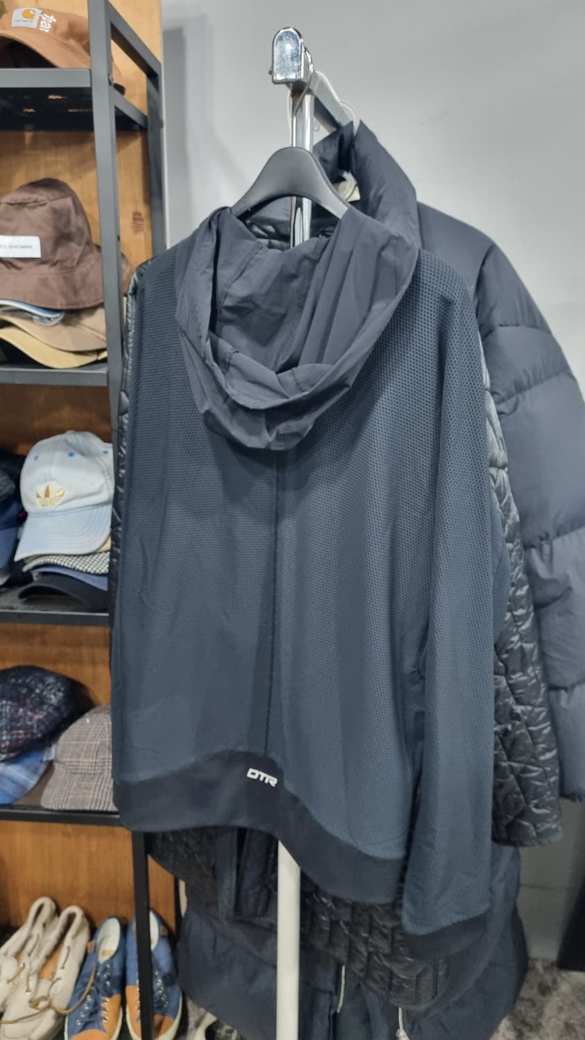 데상트 윈드러너 집업 바람막이 105size 상품이미지3