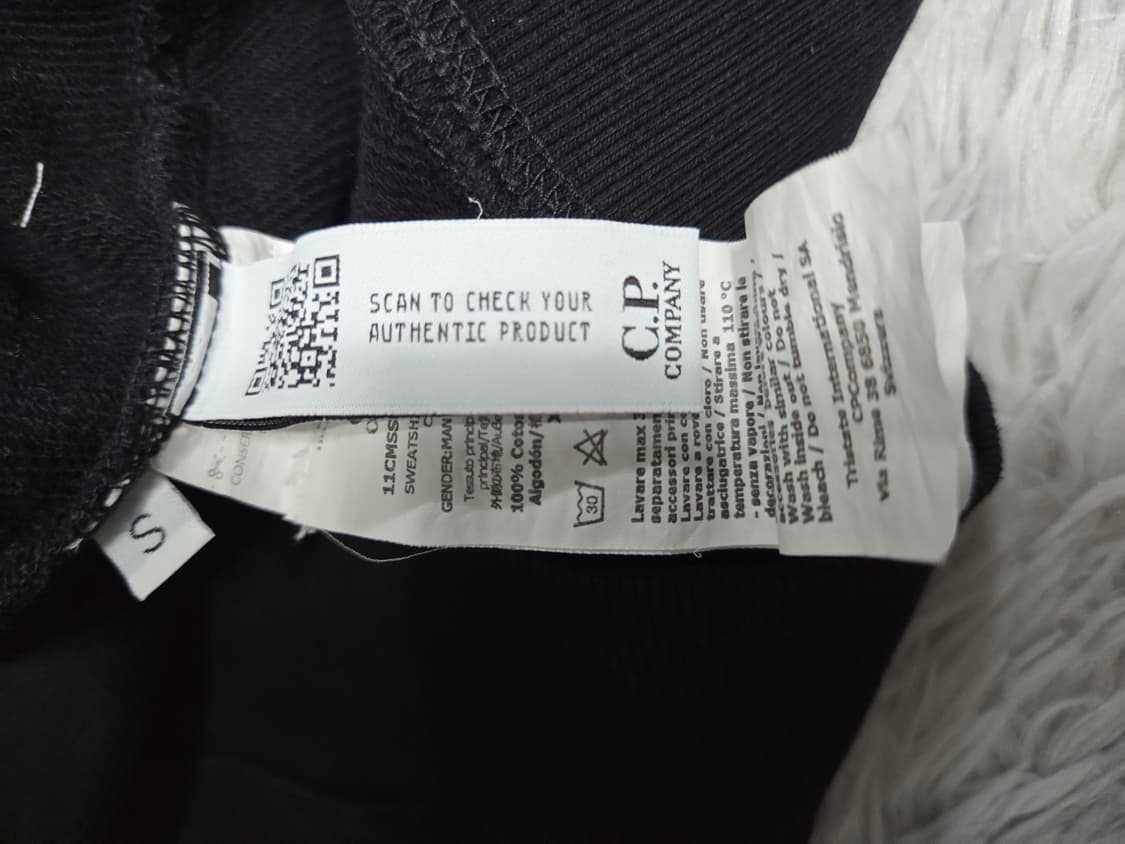 C.P. 컴퍼니 블랙 맨투맨 티셔츠 렌즈 상품이미지5