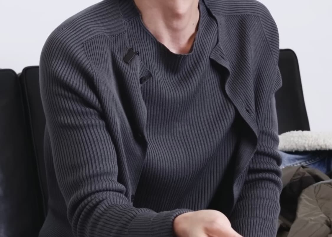 리에르 aw24 실크 니트 상품이미지2