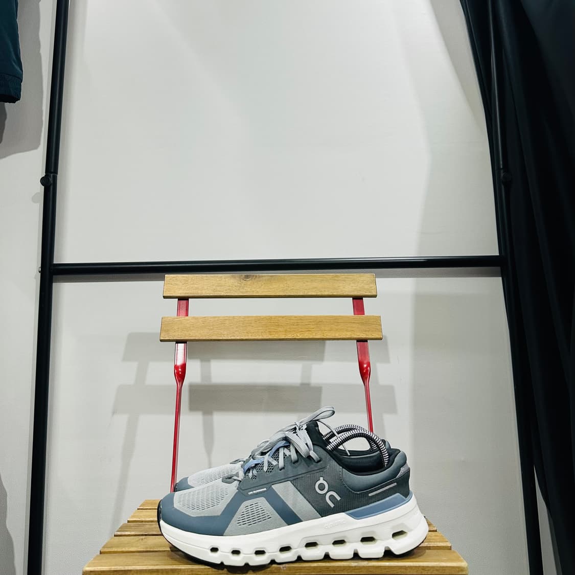 260) 온러닝 러닝화 남성 남자 런닝화 클라우드러너2 운동화 상품이미지3