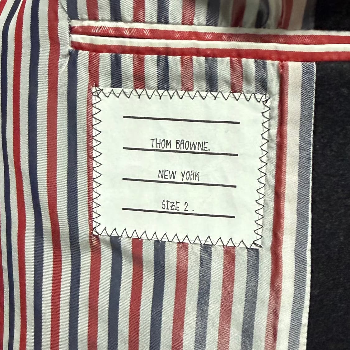 [S+급/2] 톰브라운 체스터필드 코트 블랙 백화점판 상품이미지8