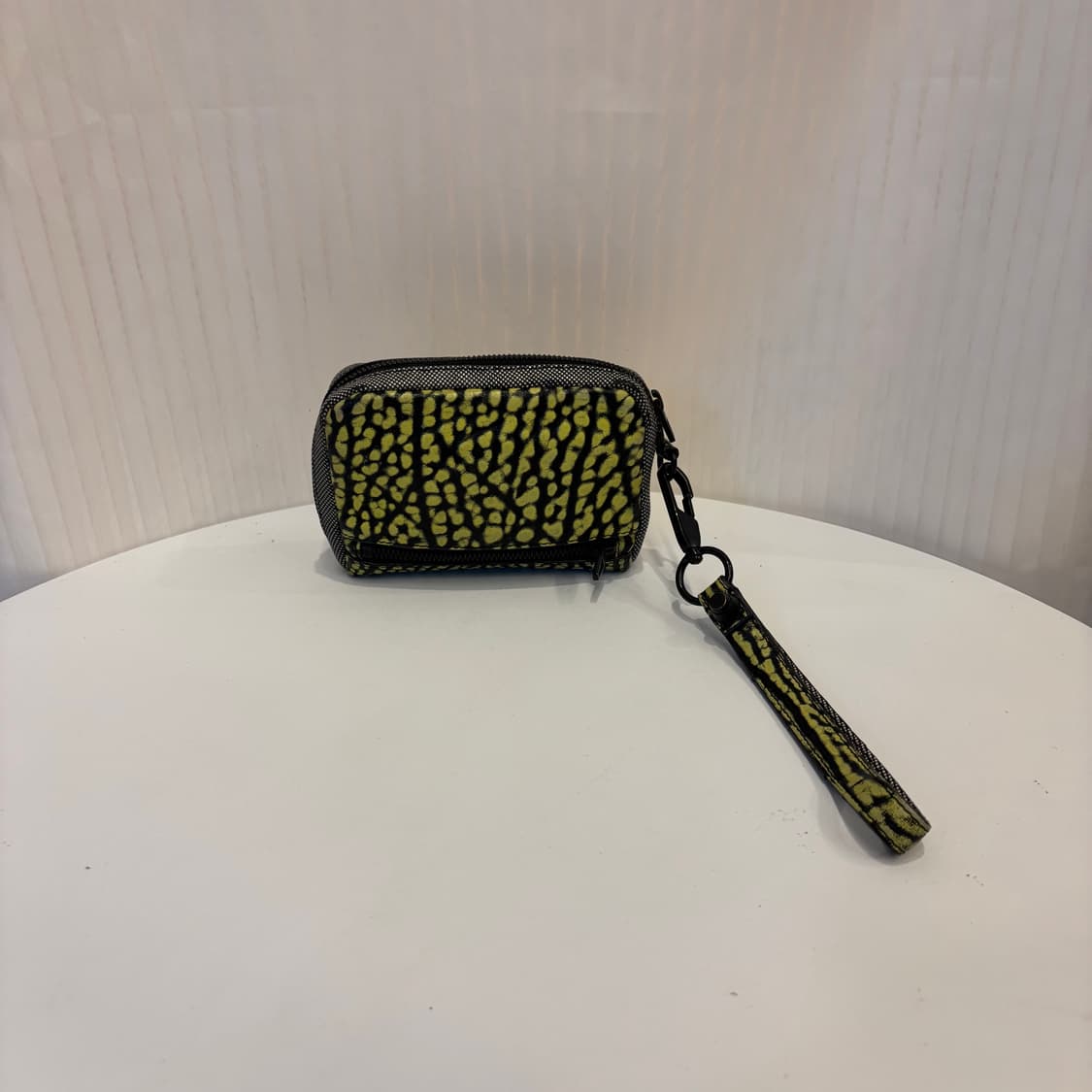 정품 알렉산더왕 스트랩 지갑    상품이미지4