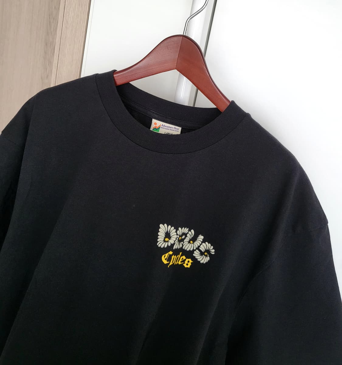 데우스 플라워 반팔 티셔츠 (남녀공용) 핏 상품이미지3