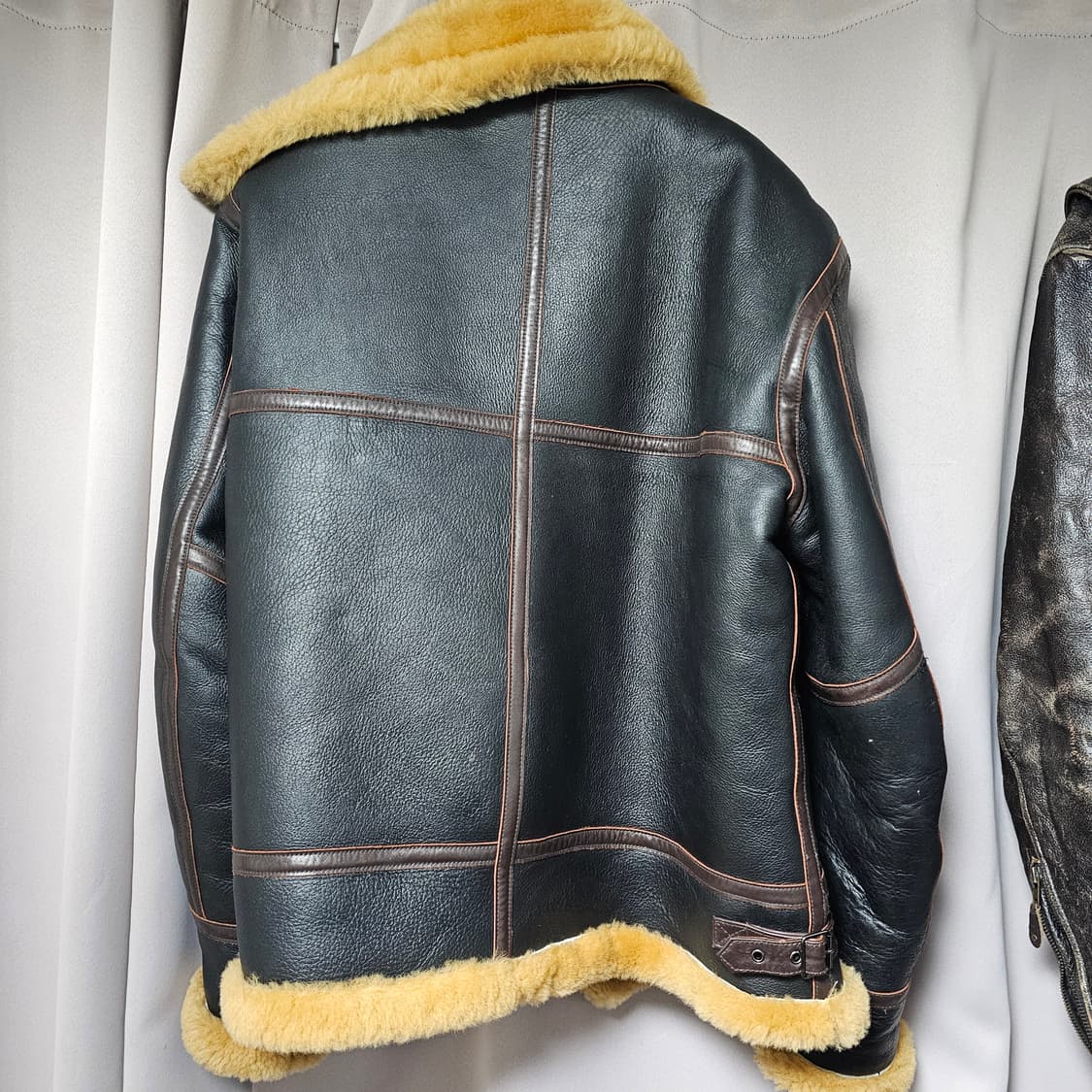 B3 무스탕 레더자켓 착샷o 상품이미지3