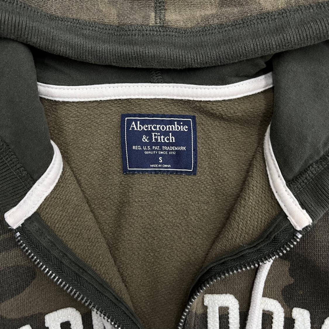 아베크롬비 센터로고 카모 후드집업 S 상품이미지5
