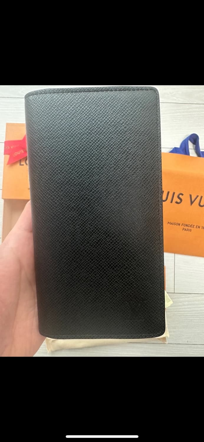 루이비통 타이가 장지갑 상품이미지1