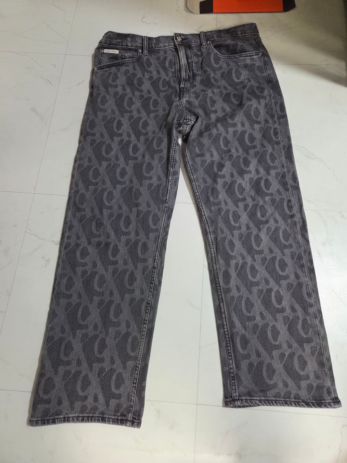 캘빈 클라인 프린팅 로고 팬츠 상품이미지1