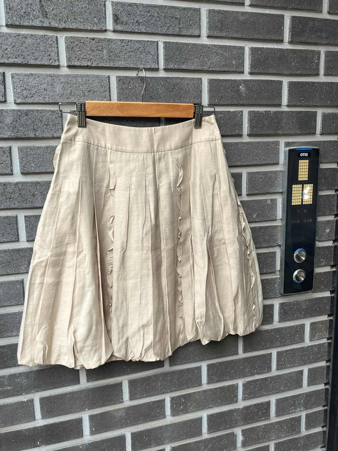 Rene 르네 러플 벌룬 스커트 베이지 상품이미지3