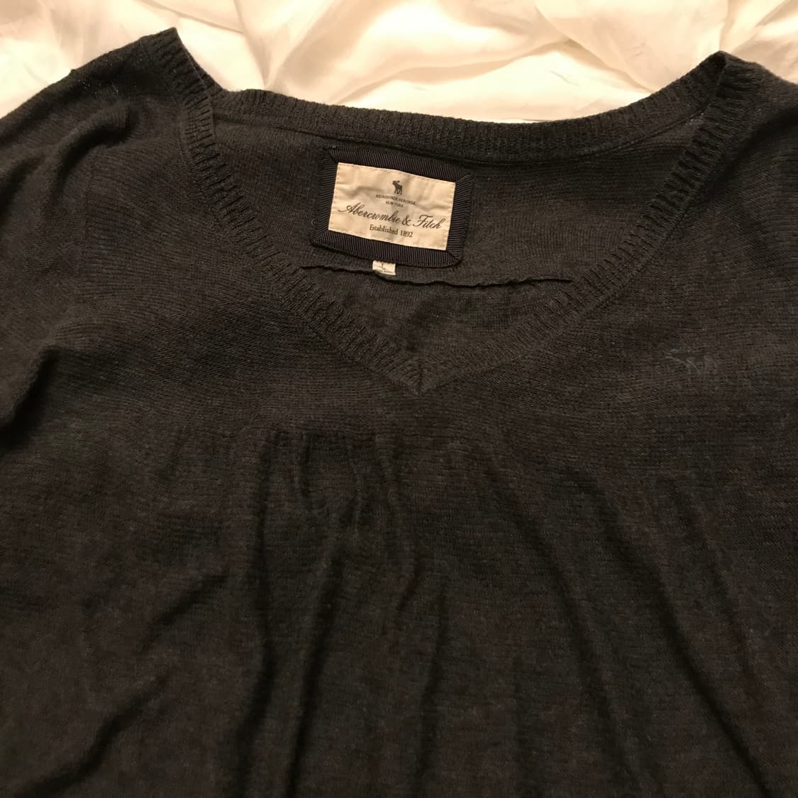 Abercrombie 아베크롬비 차콜 시스루 니트 상품이미지4