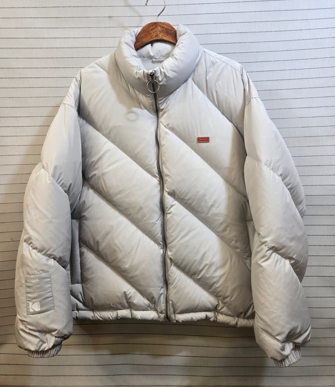코닥 디아고날 다운 자켓 라이트 그레이 상품이미지2