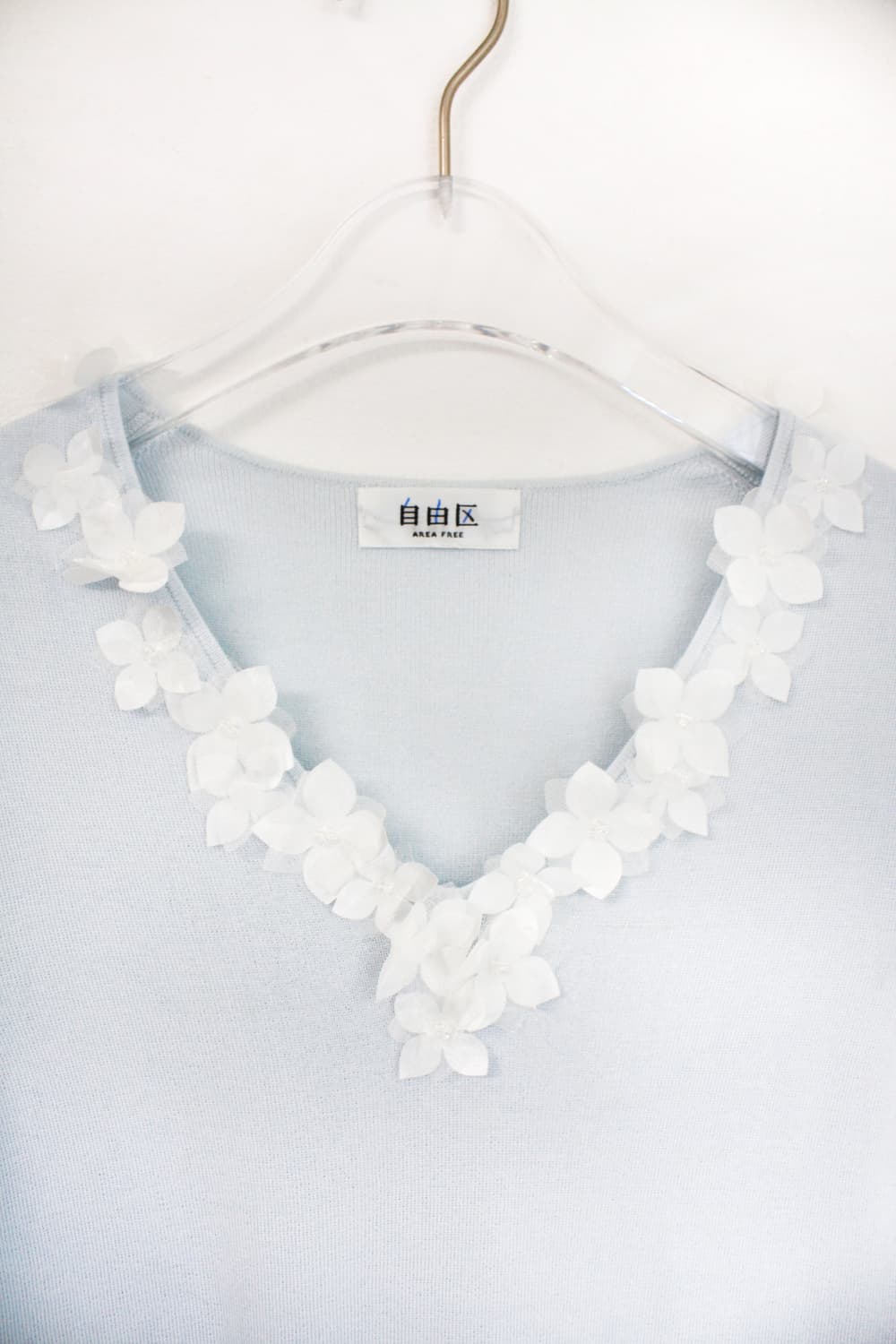 Floral V-Neck Knit Tee 상품이미지3